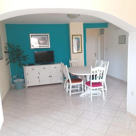Apartmani Petricevic Supetar Εξωτερικό φωτογραφία