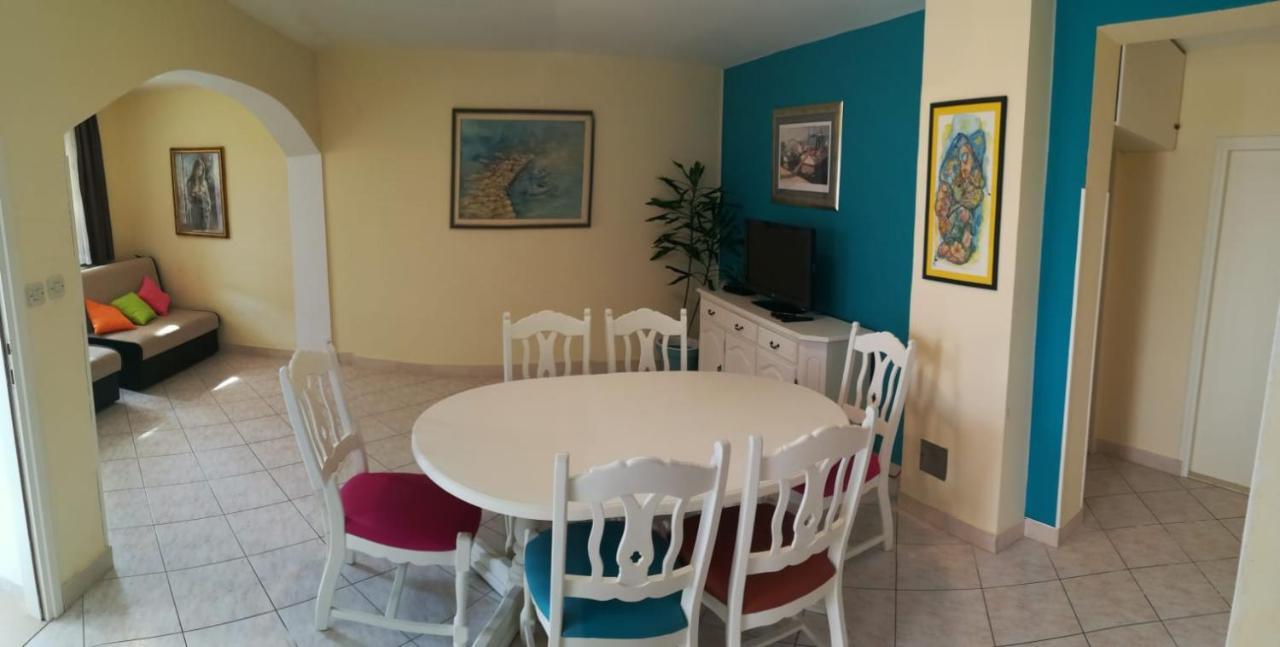 Apartmani Petricevic Supetar Εξωτερικό φωτογραφία