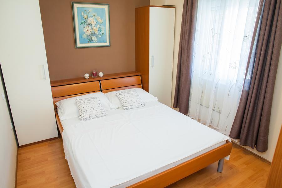 Apartmani Petricevic Supetar Εξωτερικό φωτογραφία