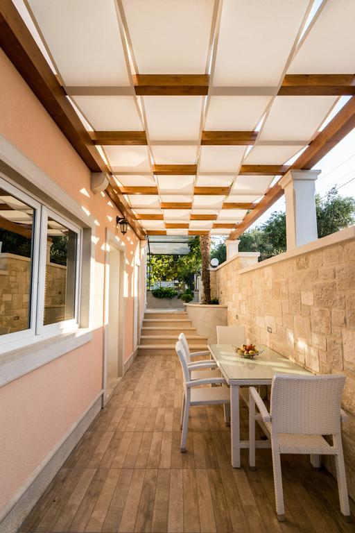 Apartmani Petricevic Supetar Εξωτερικό φωτογραφία