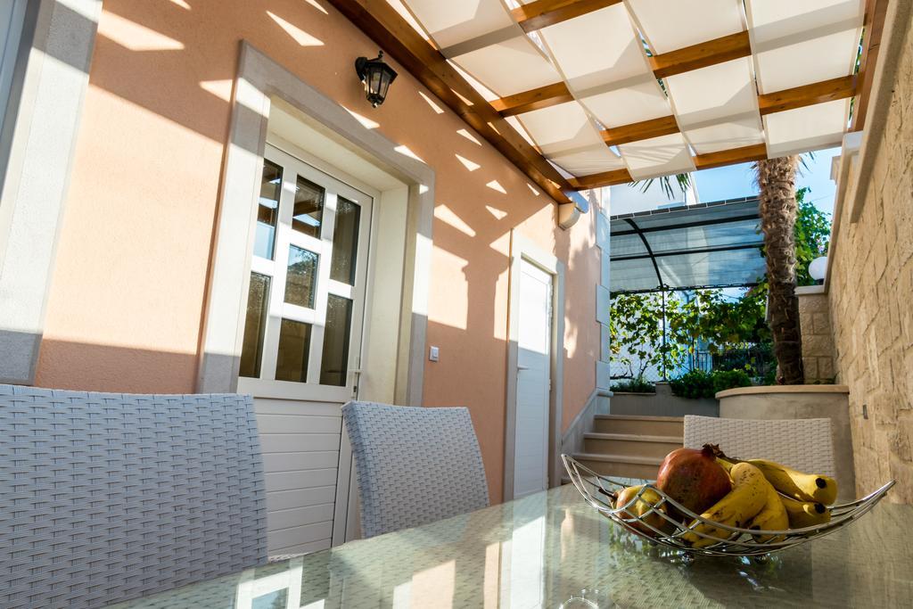 Apartmani Petricevic Supetar Εξωτερικό φωτογραφία